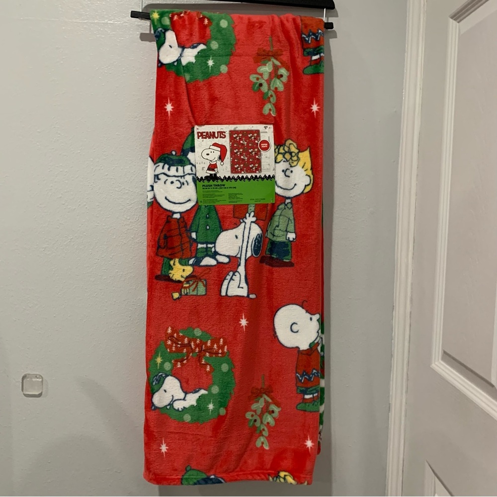 Peanuts Red Plush Throw Blanket
